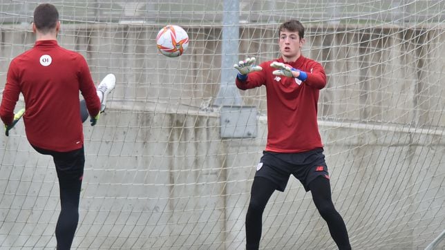 El Benfica se fija en Agirrezabala, que se focaliza en competir con Unai Simón