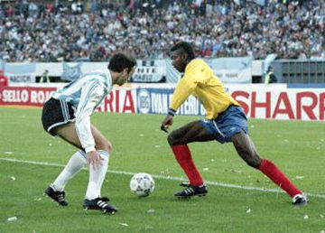 Con goles de Fredy Rincón (x2), Asprilla (x2) y Adolfo 'El Tren' Valencia, Colombia goleó a Argentina en Buenos Aires.