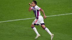 BILBAO, SPAIN - APRIL 28: Fabian Orellana of Real Valladolid celebrates after scoring their side&#039;s first goal during the La Liga Santander match between Athletic Club and Real Valladolid CF at Estadio de San Mames on April 28, 2021 in Bilbao, Spain. 