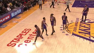 El escándalo que remece a la NBA: dos estrellas de los Lakers pelean en pleno partido