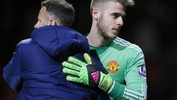 Carrick and De Gea overjoyed as United book final place