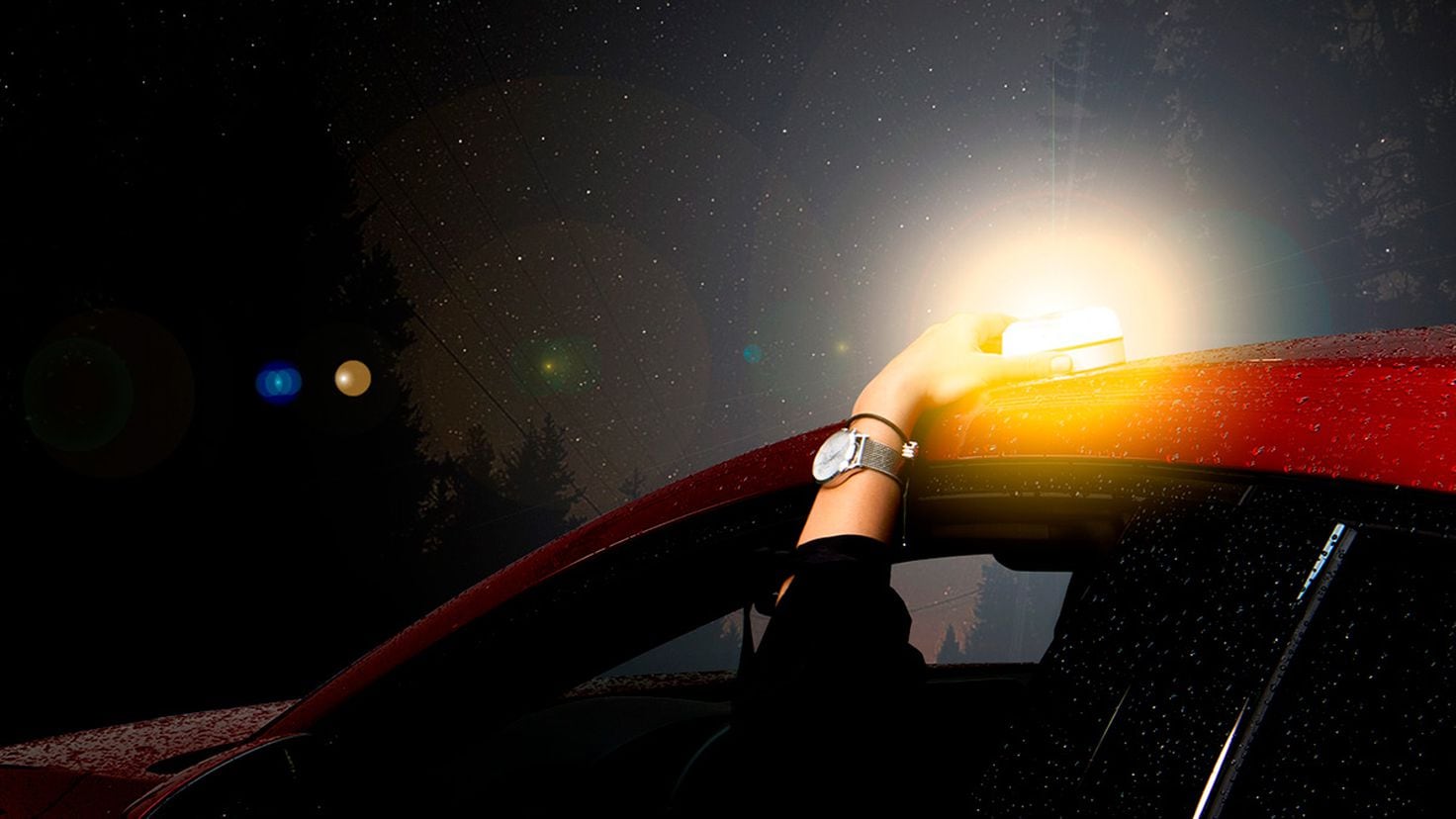Esta luz de emergencia inteligente para el coche avisa cuando tienes un  accidente o avería - Showroom