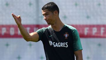 Cristiano Ronaldo, en el entrenamiento de Portugal.