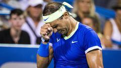 Rafa Nadal se lamenta tras un golpe durante su partido ante Lloyd Harris en el Citi Open en el Rock Creek Park Tennis Center de Washington, DC.