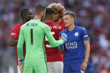 Leicester - Manchester United: Community Shield best images