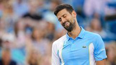 Novak Djokovic reacciona tras perder un punto ante Alejandro Davidovich en el Masters 1.000 de Cincinnati.