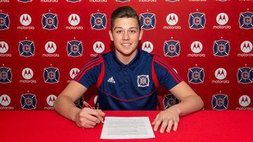 El joven de 17 a&ntilde;os de edad fue titular en un juego oficial de la MLS con Chicago Fire FC.