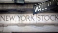 Wall Street abre en rojo. Así las últimas noticias de la Bolsa de Valores y sus principales indicadores hoy, 17 de agosto: Dow Jones, Nasdaq y S&P 500.