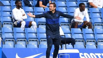 Chelsea manager Frank Lampard gestures during a match against Wolves. 