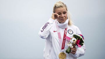 Oksana Masters, con su medalla de oro.