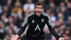 Leeds United's Spanish head coach Javi Gracia gestures on the touchline during the English Premier League football match between Fulham and Leeds United at Craven Cottage in London on April 22, 2023. (Photo by JUSTIN TALLIS / AFP) / RESTRICTED TO EDITORIAL USE. No use with unauthorized audio, video, data, fixture lists, club/league logos or 'live' services. Online in-match use limited to 120 images. An additional 40 images may be used in extra time. No video emulation. Social media in-match use limited to 120 images. An additional 40 images may be used in extra time. No use in betting publications, games or single club/league/player publications. / 