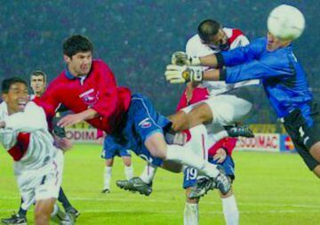 Su gol ante Perú en las Eliminatorias de Alemania 2006 siempre es recordado, pero Arturo Norambuena sólo jugó cinco partidos en la selección chilena.