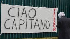 Florence (Italy), 04/03/2018.- A banner reading &quot;Goodbye captain&quot; in memory of Fiorentina&#039;s deceased captain Davide Astori is seen outside the Artemio Franchi stadium in Florenze, Italy, 04 March 2018. The 31-year-old Fiorentina player Asto