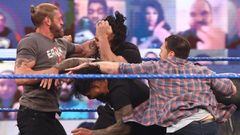 Edge, Roman Reigns, Jey Uso y Daniel Bryan en SmackDown.