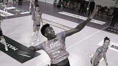 La jugadora de voleibol Julia Ituma, durante un partido.