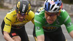Los ciclistas del Jumbo-Visma Primoz Roglioc y Wout Van Aert, durante una etapa de la París-Niza 2022.