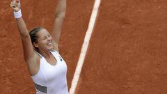 Shelby Rogers rolls into quarters at Roland Garros