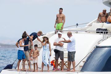 Las fotos de Neymar en Ibiza que suscitan comentarios