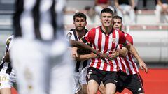 El Bilbao Athletic se despeña a Segunda Federación tras un curso sombrío