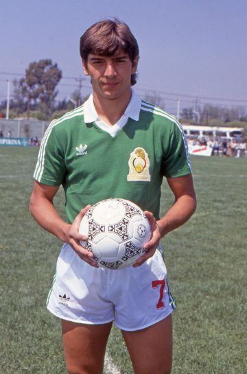 Miguel España en su etapa como jugador de la Selección Mexicana.