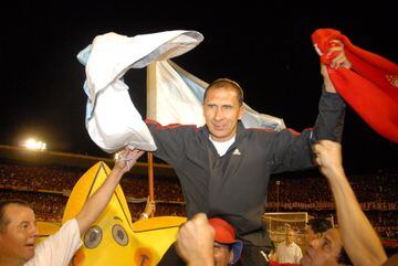 El técnico caleño obtuvo el título del torneo Finalización 2008 con el América de Cali para su estrella 13 y el campeonato del Apertura 2010 con el Junior.