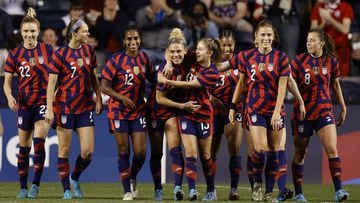 CHESTER, PENNSYLVANIA - APRIL 12: The United States celebrate a goal by Trinity Rodman #14 (C-L) during the second half against Uzbekistan at Subaru Park on April 12, 2022 in Chester, Pennsylvania.   Tim Nwachukwu/Getty Images/AFP
== FOR NEWSPAPERS, INTERNET, TELCOS & TELEVISION USE ONLY ==