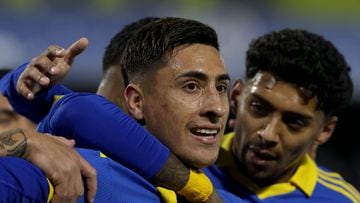 Boca Juniors' Uruguayan forward Miguel Merentiel celebrates with teammates after scoring a goal against Tigre during the Argentine Professional Football League tournament match at La Bombonera stadium in Buenos Aires, on May 28, 2023. (Photo by ALEJANDRO PAGNI / AFP)