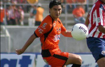 El goleador, que pasó por ocho países, tuvo la oportunidad de jugar en Jaguares durante el 2004. Al año siguiente fichó en Unión.