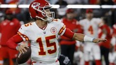 LAS VEGAS, NEVADA - NOVEMBER 14: Quarterback Patrick Mahomes #15 of the Kansas City Chiefs throws a 38-yard touchdown pass to running back Darrel Williams #31 against the Las Vegas Raiders during their game at Allegiant Stadium on November 14, 2021 in Las