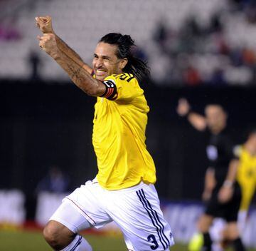 En el último partido de las Eliminatorias frente a Paraguay, Yepes marcó el único doblete en su historia con la Selección.