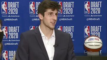 Así estaba Bolmaro antes de ser elegido en el Draft de la NBA: nervioso y sin saber ni qué decir
