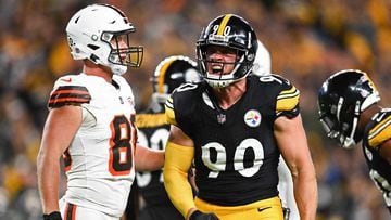 PITTSBURGH, PENNSYLVANIA - SEPTEMBER 18: T.J. Watt #90 of the Pittsburgh Steelers celebrates a tackle against the Cleveland Browns during the first quarter at Acrisure Stadium on September 18, 2023 in Pittsburgh, Pennsylvania.   Joe Sargent/Getty Images/AFP (Photo by Joe Sargent / GETTY IMAGES NORTH AMERICA / Getty Images via AFP)