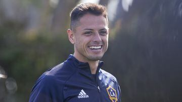 Chicharito believes that the Mexican midfielder will improve under the management of West Ham United boss David Moyes.
