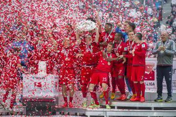 El Bayern Munich de Guardiola repitió su título de campeón en la Bundesliga con gran distancia sobre sus perseguidores.