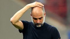 Pep Guardiola, entrenador del Manchester City, se lamenta durante un partido.