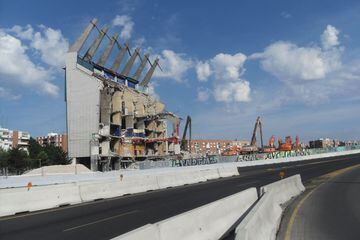 In November 2019 the M-30 motorway, which used to run underneath the Tribuna, was diverted with the new route passing in front of the main stand. The last section to be demolished will be converted into a small park next to the Manzanares.