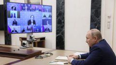 Russian President Vladimir Putin chairs a meeting on the development of the oil industry via a video link in Moscow on May 17, 2022. (Photo by Mikhail METZEL / SPUTNIK / AFP)