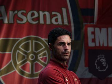 ST ALBANS, ENGLAND - AUGUST 08: Arsenal Manager Mikel Arteta poses during the Arsenal Men&#039;s team photocall at London Colney on August 08, 2023 in St Albans, England. (Photo by David Price/Arsenal FC via Getty Images)
