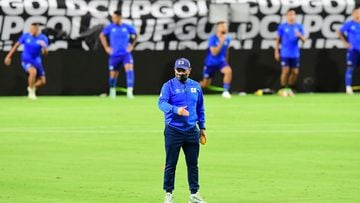 Hugo Pérez libera a tres jugadores para el partido de El Salvador vs Panamá