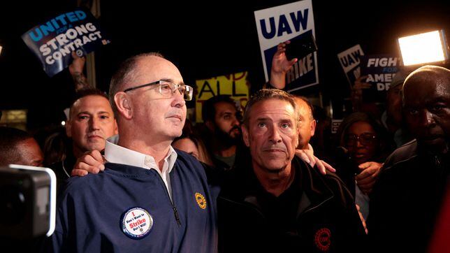 Why are auto workers going on strike? What do UAW members want?