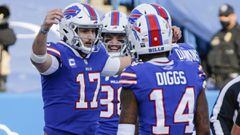 Josh Allen is the leader of the race for the NFL MVP. He and Buffalo took down the Green Bay Packers while Jalen Hurts returned from a bye week with a bang.