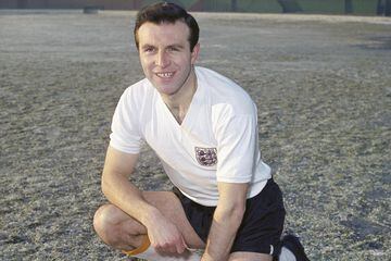 Representó en 43 ocasiones a la selección inglesa. Fue considerado como uno de los mejores laterales del mundo luego del Mundial de Chile 62. También formó parte de la selección inglesa campeona en 1966, aunque no pudo jugar un solo minuto.