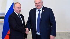 Russian President Vladimir Putin attends a meeting with his Belarusian counterpart Alexander Lukashenko in Saint Petersburg, Russia June 25, 2022. Sputnik/Mikhail Metzel/Kremlin via REUTERS ATTENTION EDITORS - THIS IMAGE WAS PROVIDED BY A THIRD PARTY.