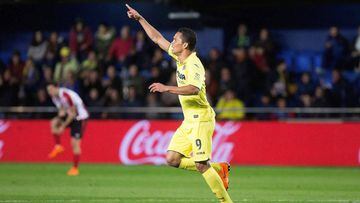El delantero colombiano Carlos Bacca celebrando su gol con Villarreal ante Athletic de Bilbao por Liga Espa&ntilde;ola