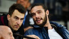 West Ham's Andy Carroll victim to armed robbery attempt