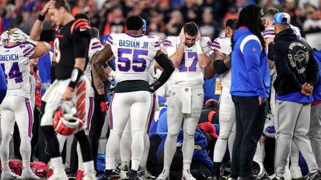 Damar Hamlin in critical condition: live updates | Buffalo Bills vs Cincinnati Bengals game suspended | NFL Week 17