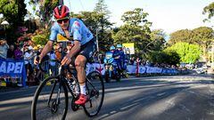 El ciclista belga Remco Evenepoel rueda en solitario durante la prueba de fondo de los Mundiales de Ciclismo en Ruta de Wollongon 2022.