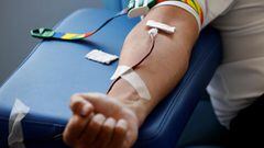 MADRID, 23/08/2021.- El consejero de Sanidad de la Comunidad de Madrid, Enrique Ruiz Escudero, acude a donar sangre este lunes al Centro de Transfusi&oacute;n de la Comunidad de Madrid. EFE/Chema Moya