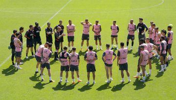 El Espanyol, en grupo, en el último entrenamiento de la temporada.
