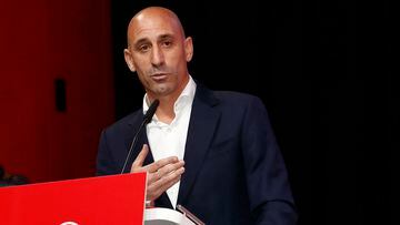 In this handout image released by the Spanish Royal Football Federation (RFEF) on August 25, 2023, RFEF President Luis Rubiales delivers a speech during an extraordinary general assembly of the federation on August 25, 2023 in Las Rozas de Madrid. Spanish football chief Luis Rubiales refused to resign today after a week of heavy criticism for his for his unsolicited kiss on the lips of female player Jenni Hermoso following Spain's Women's World Cup triumph. (Photo by Eidan RUBIO / RFEF / AFP) / RESTRICTED TO EDITORIAL USE - MANDATORY CREDIT "AFP PHOTO / RFEF / EIDAN RUBIO  " - NO MARKETING NO ADVERTISING CAMPAIGNS - DISTRIBUTED AS A SERVICE TO CLIENTS